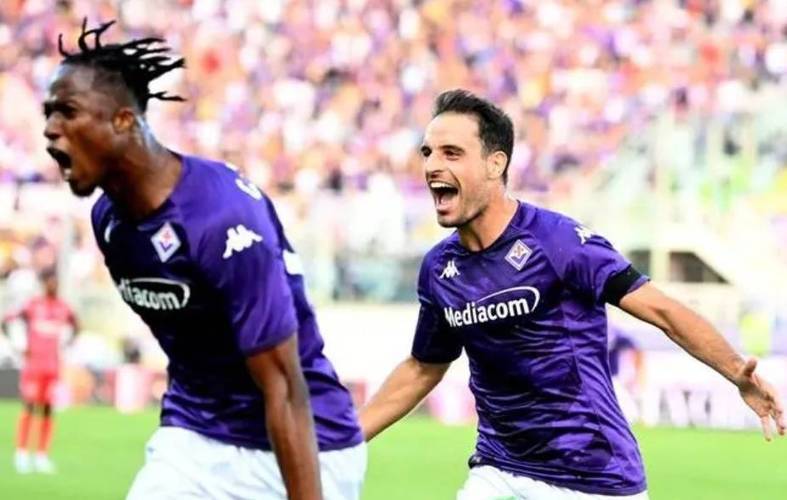 意甲焦点战前瞻:佛罗伦萨 VS 科莫,紫百合能否绽放?