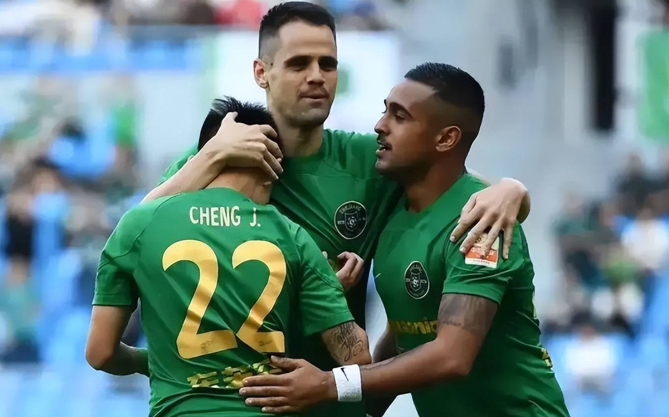 放弃加蓬籍!足协提前拍板同意法甲冠军队王牌核心归化入籍,已搭档王钰栋出战