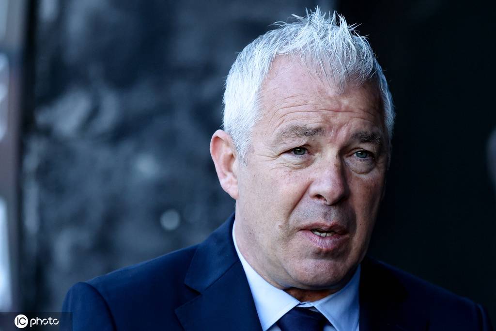 突发心脏骤停!一代足球传奇去世
        
    突发心脏骤停!一代足球传奇去世